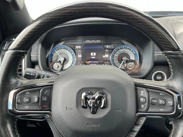 Dodge RAM PICKUP 5.7 HEMI V8 Night Edition, LIMITED, Luchtvering, Panorama VOL opties!