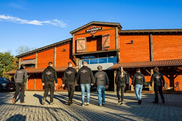 Dodge RAM PICKUP Bij Millbrooks: Veel voorraad gebruikt en nieuwe BPM Vrije, RAM's, GMC en Chevrolet