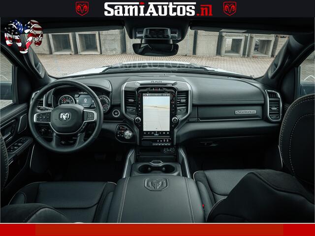 Dodge RAM PICKUP V8 5.7 402PK | LARAMIE SPORT | Krachtige Hemi | Panorama Dak | 12' Scherm | LPG | Comfortabele Dubbele Cabine met Royale 5 Zitplaatsen | NIEUW EN BPM vrij | Nu Leverbaar uit Voorraad | Nr 2528 - 1276 |
