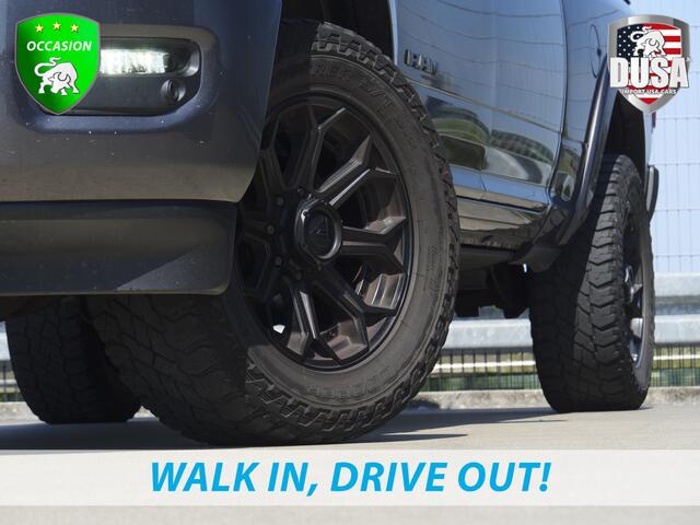 Dodge RAM PICKUP Laramie | 6.4L HEMI | 4x4 | Crew cab | Luchtvering | Leder | 20 inch Fuel offroad Wheels