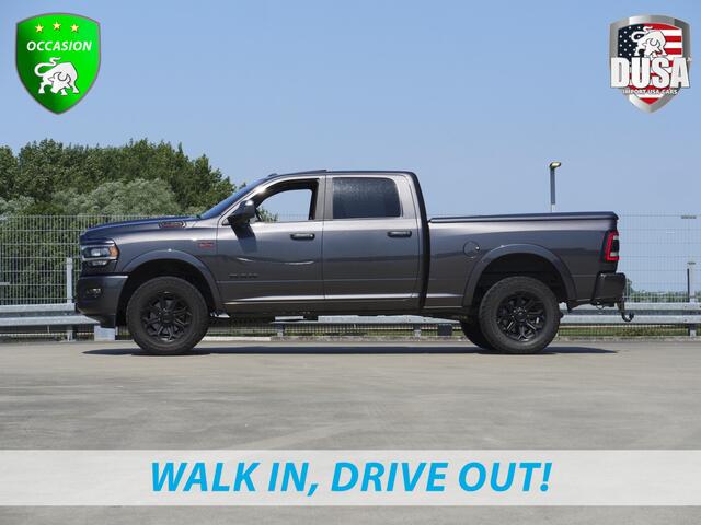 Dodge RAM PICKUP Laramie | 6.4L HEMI | 4x4 | Crew cab | Luchtvering | Leder | 20 inch Fuel offroad Wheels