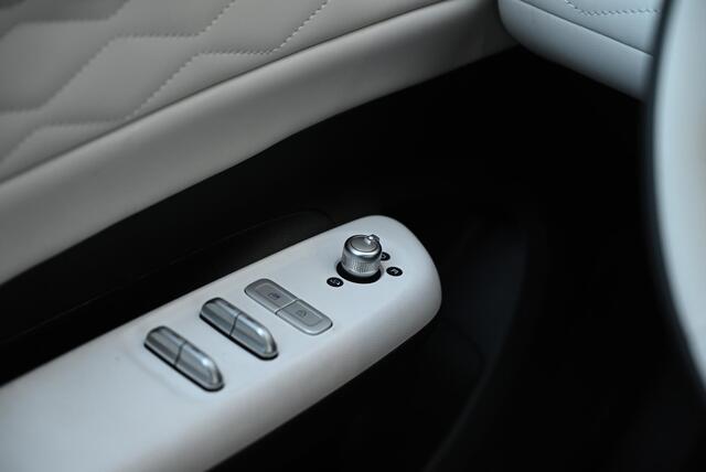 Dongfeng Box Launch Edition | 360° Camera | Adaptieve Cruise Control | Elektrisch Verstelbare Bestuurdersstoel + Geheugen | Stoelverwarming Bestuurder | Stoelventilatie Bestuurder | Apple Carplay | Android Auto | Sfeerverlichting | Elektrisch Inklapbare Buitenspiegels