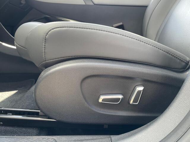 Dongfeng Box Launch Edition 42 kWh | 360° Camera | Adaptieve Cruise Control | Elektrisch Verstelbare Bestuurdersstoel + Geheugen | Stoelverwarming Bestuurder | Stoelventilatie Bestuurder | Apple Carplay | Android Auto | Sfeerverlichting | Elektrisch Inklapbare Buitens