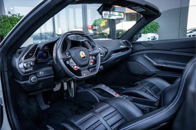 Ferrari 488 3.9 Spider HELE - Passenger Display | Lift | Camera | Carplay