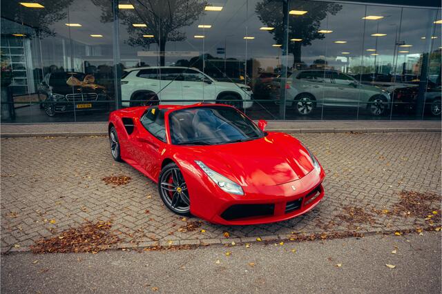 Ferrari 488 3.9 Spider HELE ** NL geleverd ** Atelier ** Carbon ** Titanium Exhaust ** 360 Camera ** Scuderia Shields ** NAP!