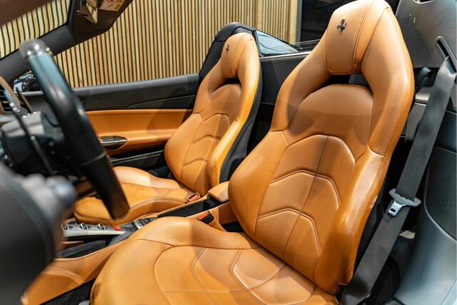 Ferrari 488 Spider HELE Carbon 3.9 Surround Passenger Display Cuoio Leder