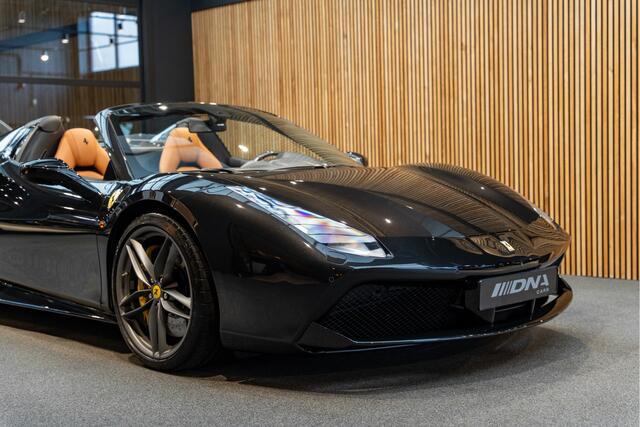 Ferrari 488 Spider HELE Carbon 3.9 Surround Passenger Display Cuoio Leder