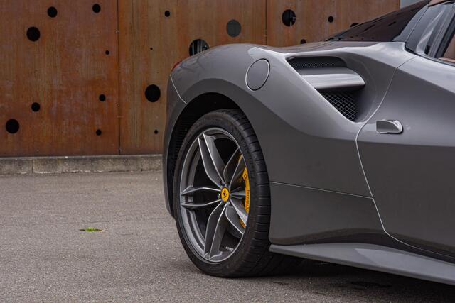 Ferrari 488 3.9 Spider HELE | Service Nieuw | New Power Warranty | Elektr. Stoelen | Carbon |