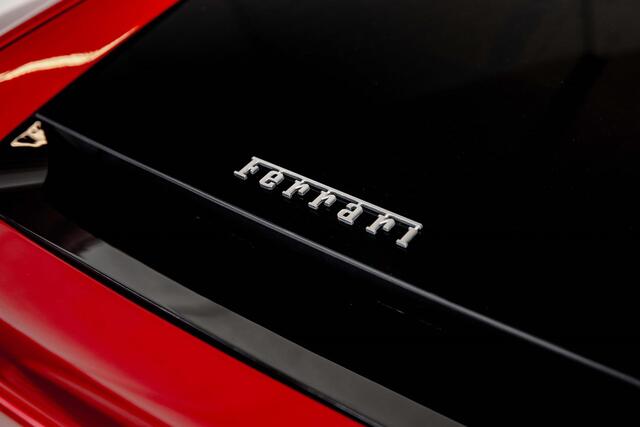 Ferrari 812 Superfast HELE l Carbon l Shelf bags