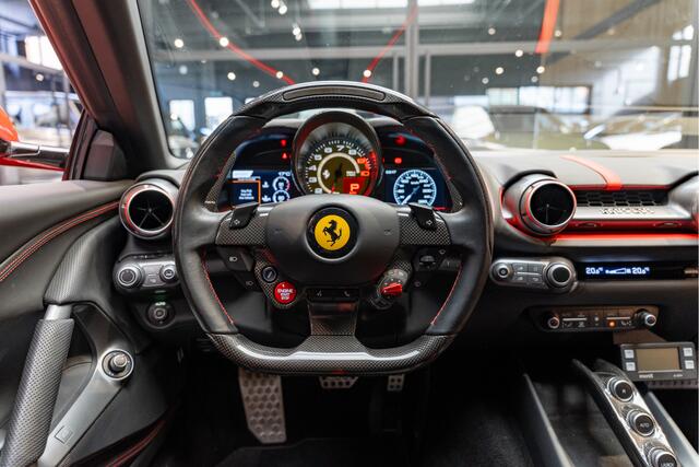 Ferrari 812 Superfast Lift Full Carbon 6.5 V12 Superfast Passenger Display HELE .