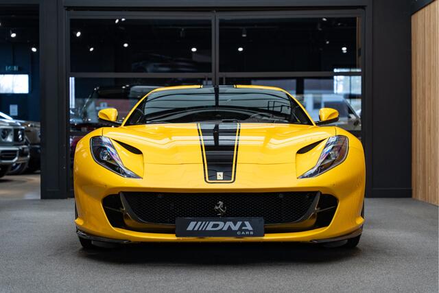 Ferrari 812 V12 Superfast HELE Atelier Full Carbon 6.5 V12 Superfast Giallo Triplo Painted Stripe