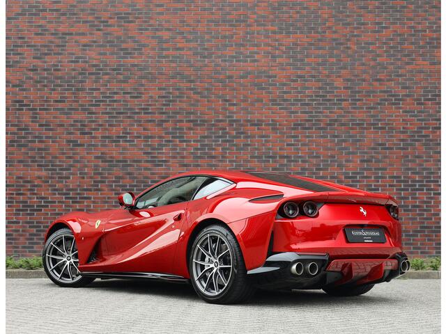 Ferrari 812 6.5 V12 Superfast HELE | Rosso Fuoco - Lift - 360 camera