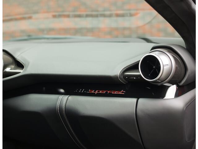 Ferrari 812 6.5 V12 Superfast HELE | Rosso Fuoco - Lift - 360 camera
