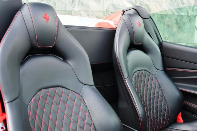 Ferrari F8 Spider 3.9 V8 HELE Rosso Scuderia |Lift|Passengerdisplay|