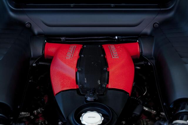 Ferrari F8 Tributo 3.9 V8 HELE | Carbon | Ferrari Shield | Blu Pozzi |