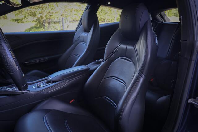 Ferrari GTC4 T 3.9 V8 | DEALER ONDERHOUDEN | APPLE CARPLAY | CARBON INTERIEUR | LIFT | CAMERA | PASSENGER DISPLAY |