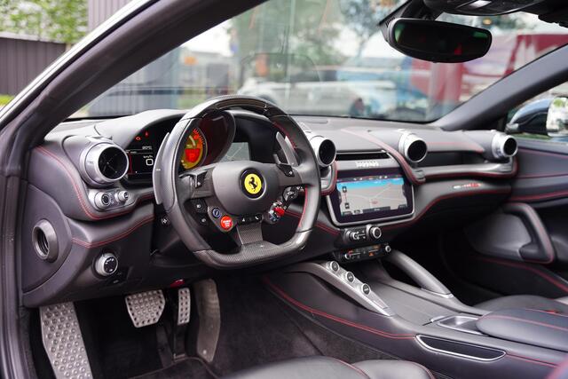 Ferrari GTC4 Lusso T 3.9 V8 / Atelier Car / Passenger Display