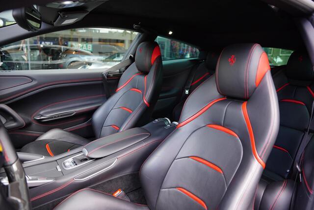 Ferrari GTC4 Lusso T 3.9 V8 / Atelier Car / Passenger Display