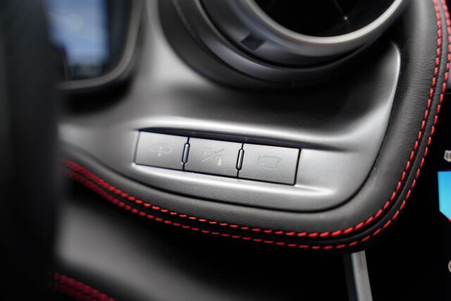 Ferrari GTC4 Lusso T 3.9 V8 / Atelier Car / Passenger Display