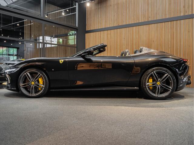 Ferrari Roma Spider V8 Full Carbon ADAS Roma Spider 3.9 V8 Carplay Giallo Stitching