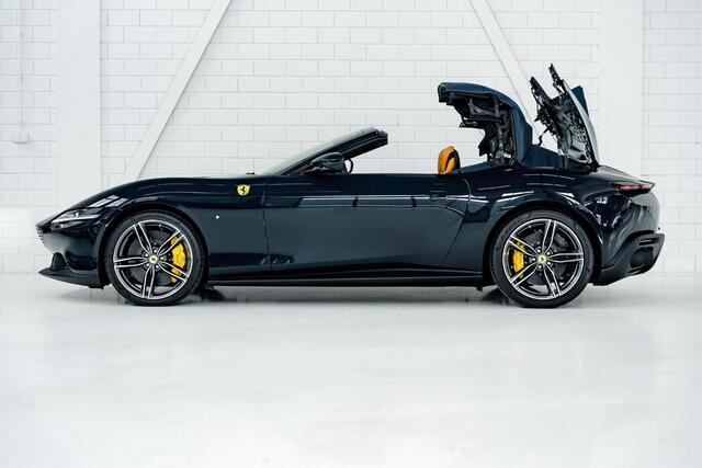 Ferrari Roma Spider 3.9 V8 | Diamond forged Wheels | Passenger Display | Ferrari Shields |