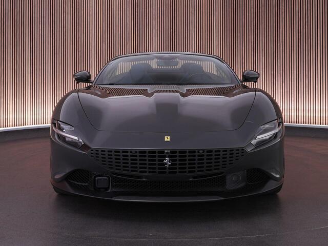 Ferrari Roma Spider 3.9 V8 |BTW|PPF|Grigio Scuro|360 camera|carbon int.|memory|Quilted seats|Apple Carplay|carbon stuur|20" lichtmetalen velgen|