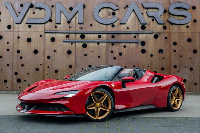 Ferrari SF90 Spider 4.0 V8 | 1e Eigenaar | Two-Tone | Lift | Carplay | AFS | Camera | HiFi | Carbon | Extracampionario |