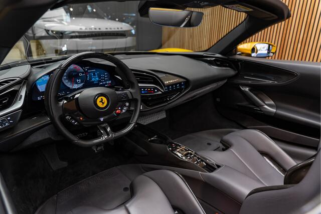 Ferrari SF90 Spider Full Carbon 4.0 V8 Carbon Seats