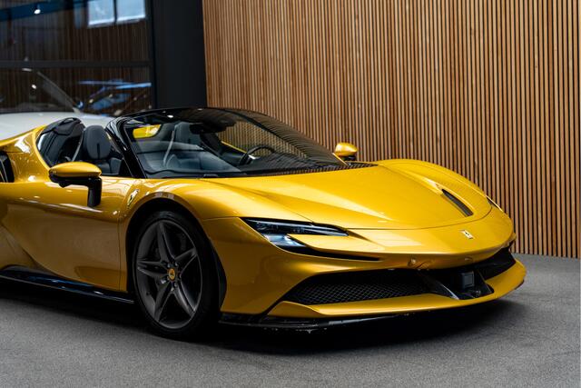 Ferrari SF90 Spider Full Carbon 4.0 V8 Carbon Seats