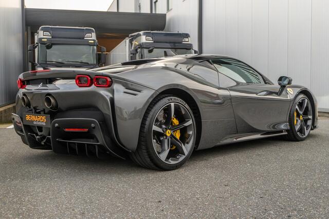 Ferrari SF90 Stradale V8 - Grigio Silverstone - Lift - CarPlay - Titanium