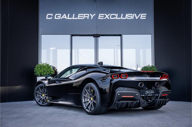 Ferrari SF90 Stradale 4.0 V8 - BTW l NL Auto l Lift l Fabrieksgarantie l Carbon in & exterieur