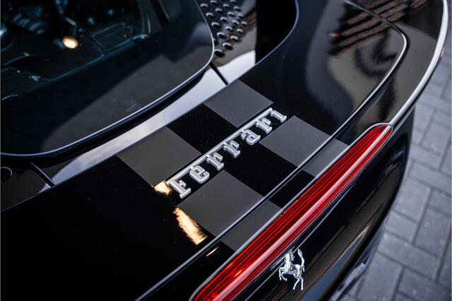 Ferrari SF90 Stradale 4.0 V8 - BTW l NL Auto l Lift l Fabrieksgarantie l Carbon in & exterieur