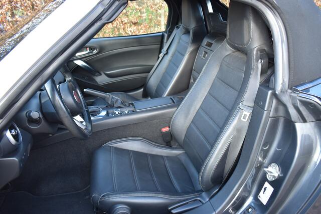 Fiat 124 Spider 1.4 MultiAir Turbo Lusso AUTOMAAT ZÉÉR MOOI!