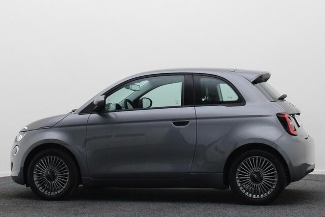 Fiat 500 Icon 42 kWh Virtual Cockpit, Camera, Rijstrooksensor, Cruise, Apple Carplay, DAB, 16''