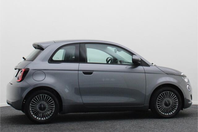 Fiat 500 Icon 42 kWh Virtual Cockpit, Camera, Rijstrooksensor, Cruise, Apple Carplay, DAB, 16''