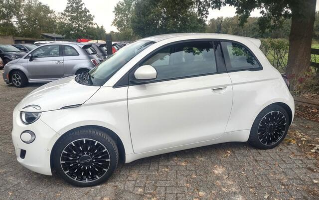 Fiat 500 E-42KW-Sneladen - Adaptieve CruiseContr- Met korting