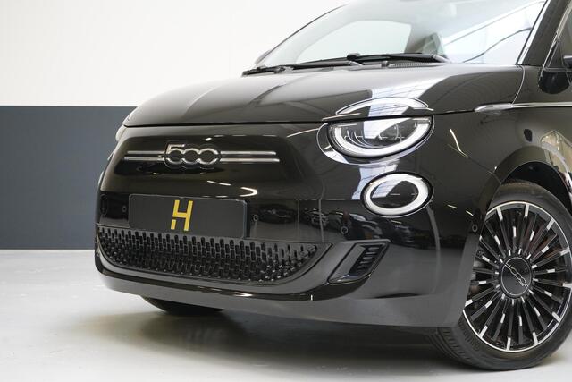 Fiat 500 La Prima 42 kWh | SoH 97% | Schuif/kanteldak | Navigatie | Leder | Apple Carplay
