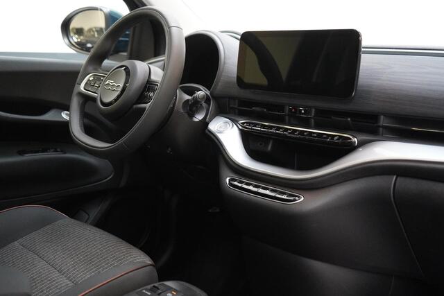 Fiat 500 Icon 42 kWh | SoH 93% | Panoramadak | Keyless | Achteruitrijcamera | Navigatie