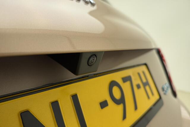 Fiat 500 3+1 Urban 24 kWh | Climate control | Camera | Navigatie | Lichtmetalen velgen | Parkeersensoren voor en achter | DAB Radio | Cruise control | Bluetooth