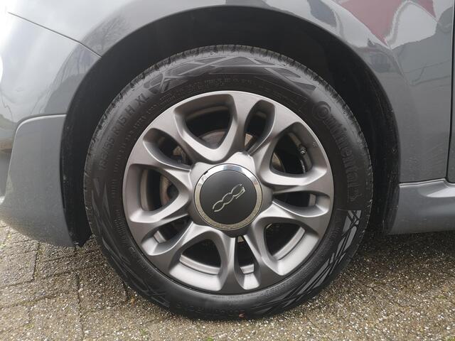 Fiat 500 1.0 Hybrid Rockstar | Sport | Carplay | Automatische airco | Parkeersensoren | Grigio Carrara