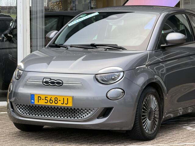 Fiat 500 Icon 42 kWh | NAP | Eerste eigenaar | Pack Winter | Navigatie | Climate Control | Cruise Control | Parkeersensoren | Lichtmetaal |