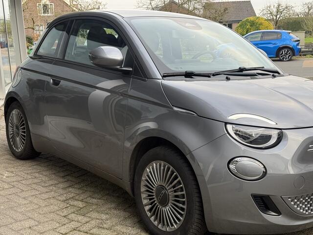 Fiat 500 Icon | carplay | lm velgen |