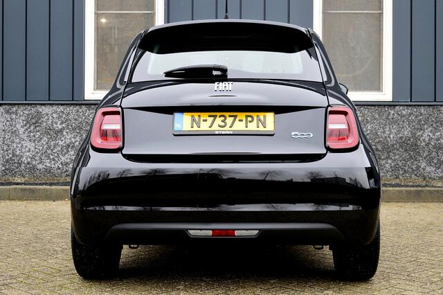 Fiat 500 Passion 42 kWh Rijklaarprijs-Garantie Navigatie Airco Apple carplay