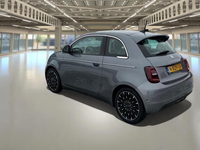 Fiat 500 La Prima 42 kWh PanoDak, Navigatie+Camera, Leder interieur...Soh 91.9%