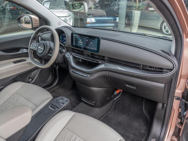 Fiat 500 3+1 La Prima 42 kWh | Rose Gold | Dealer onderhouden | Camera