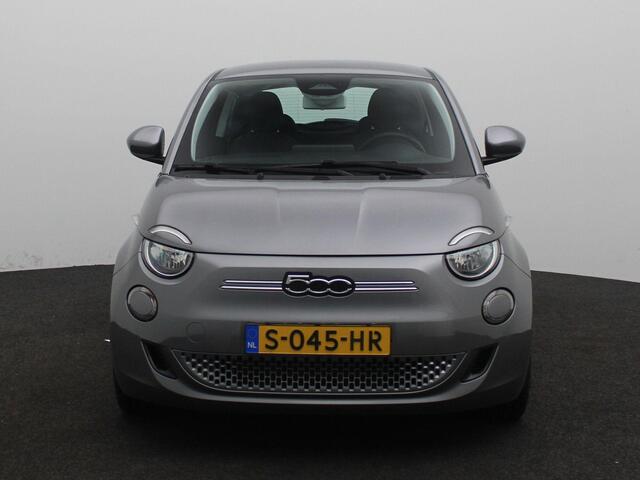 Fiat 500 3+1 Icon 42 kWh Comfort Pack | Pack winter | airco automatisch | Apple Carplay/Android Auto | cruise control | lichtmetalen velgen | navigatiesysteem full map |