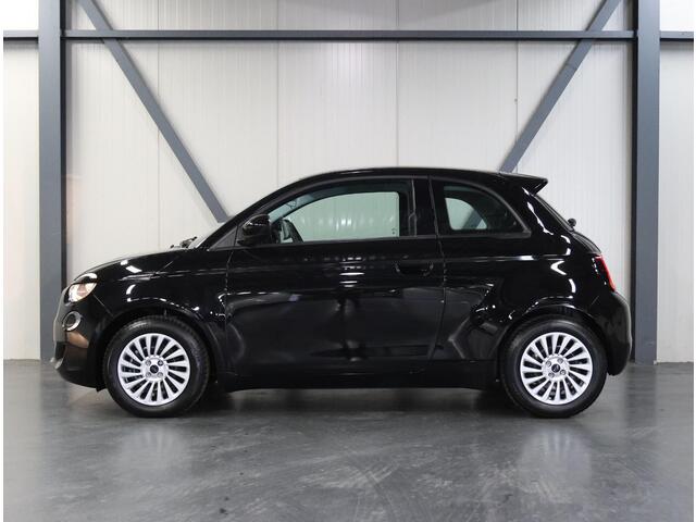 Fiat 500 Urban 42kWh 112PK | 1ste eigenaar | ACCURAPPORT 100% | AppleCarPlay/AndroidAuto | Climate Control | Cruise Control | AUTOMAAT | LED | Keyless | DAB Radio | Bluetooth |