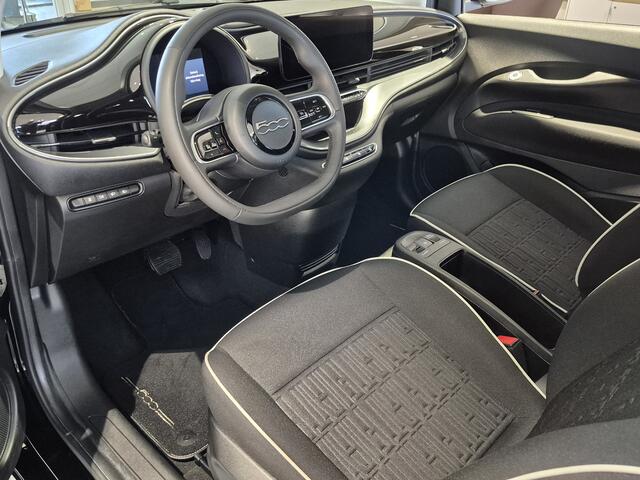 Fiat 500 Urban 42 kWh | Climate Control | Navigatie via Apple Carplay of Android Auto | Cruise Control |