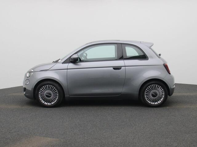 Fiat 500 500e 42 kWh Icon | Climate Control / ECC | Panoramadak | Licht metalen velgen 16 inch | Cruise control | | Navigatie | Stoelverwarming | Achteruitrijcamera |