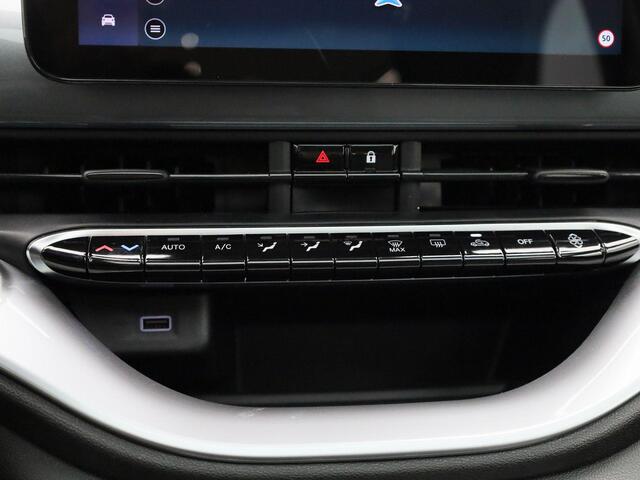 Fiat 500 500e 42 kWh Icon | Climate Control / ECC | Panoramadak | Licht metalen velgen 16 inch | Cruise control | | Navigatie | Stoelverwarming | Achteruitrijcamera |